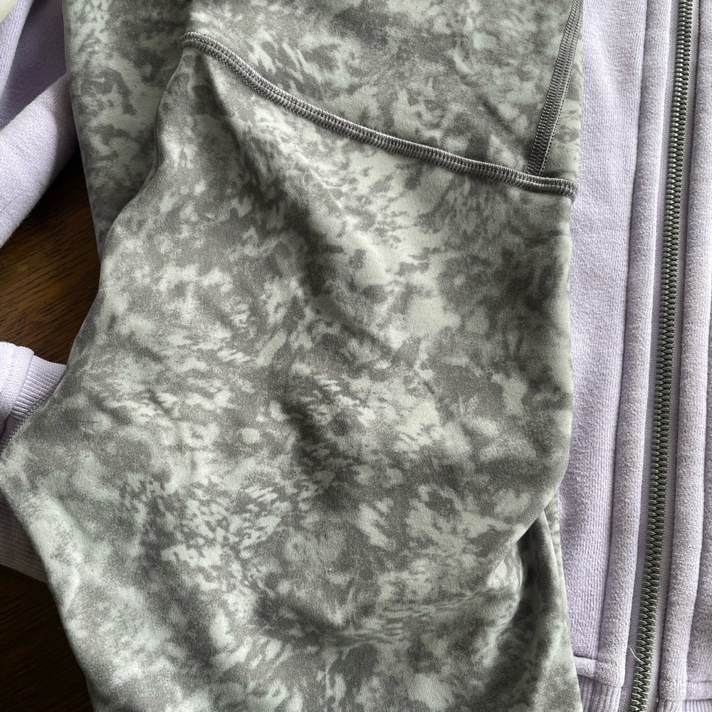 Lululemon bundle - Picture 3 of 5